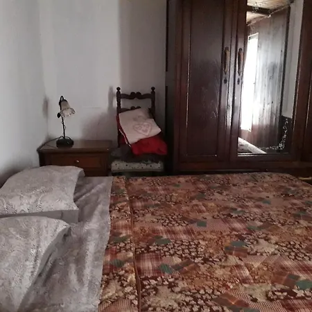 Domo De Pedra Bed and Breakfast